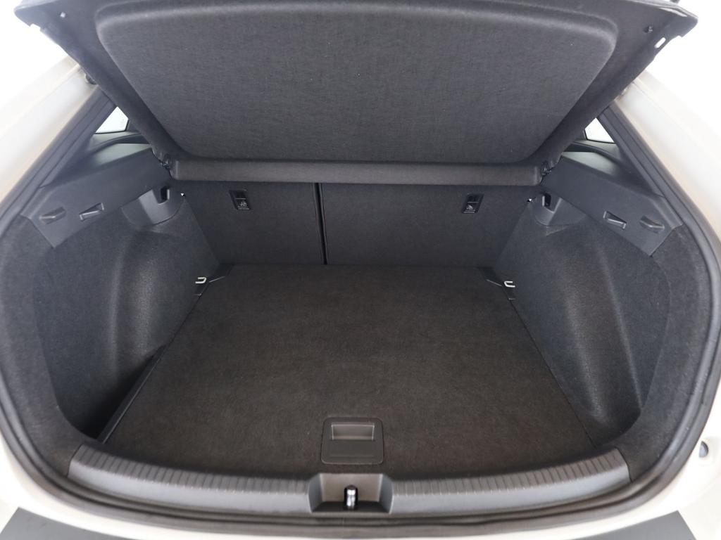 Volkswagen Taigo 2022 г. Серый, пробег 48604 км