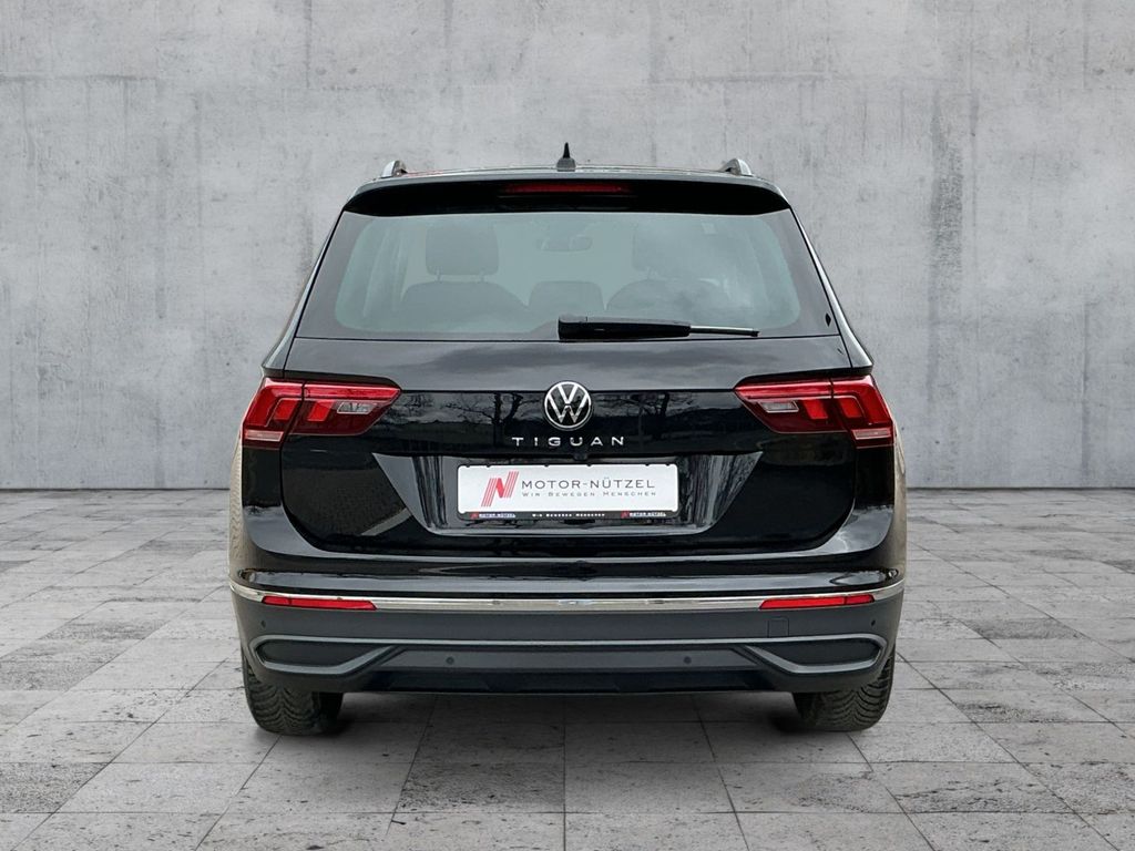 Volkswagen Tiguan 2023 г. Чёрный, пробег 54731 км
