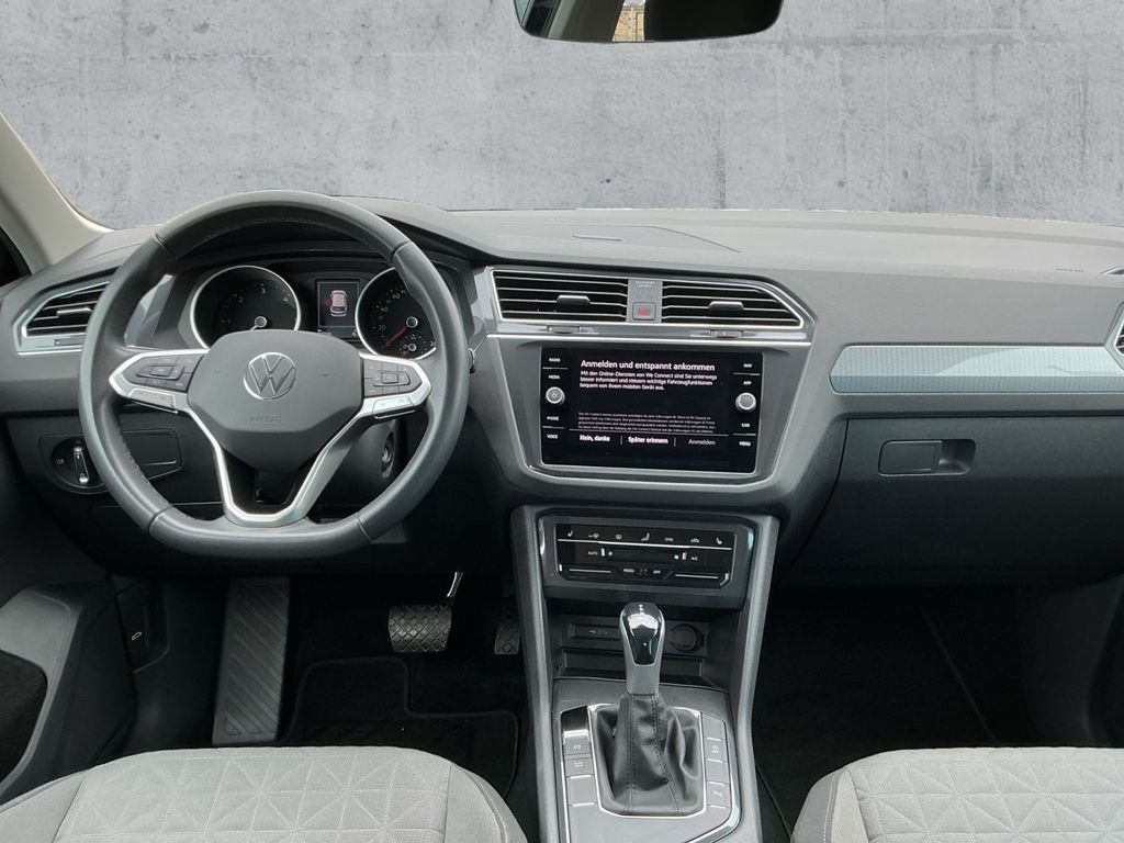 Volkswagen Tiguan 2023 г. Чёрный, пробег 54731 км