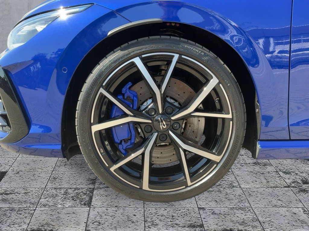 Volkswagen Golf 2024 г. Синий, пробег 5182 км
