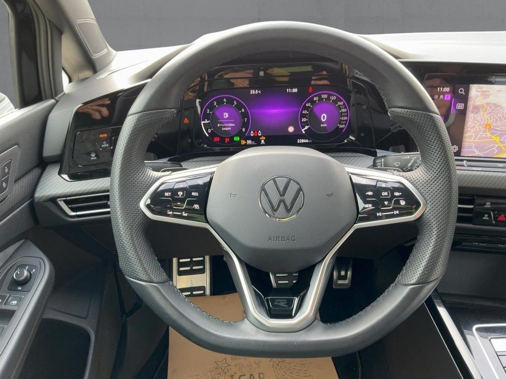 Volkswagen Golf 2024 г. Чёрный, пробег 22841 км