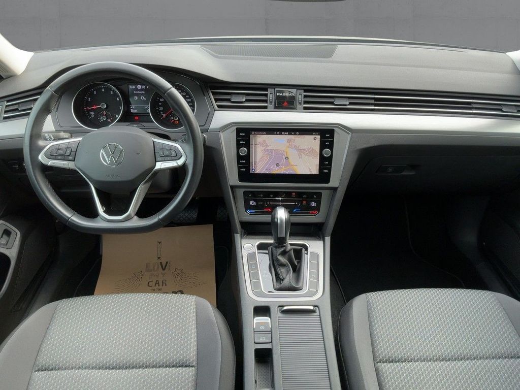 Volkswagen PASSAT VARIANT 2023 г. Серый, пробег 30443 км