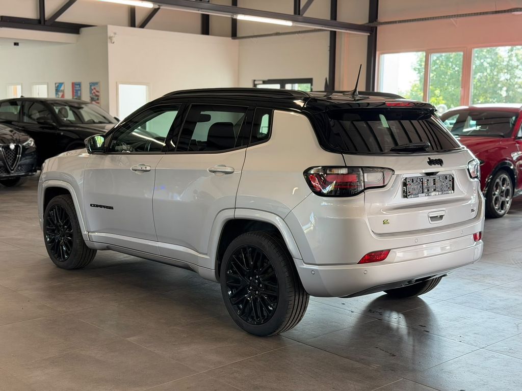 Jeep Compass 2023 г. Серебристый, пробег 59601 км