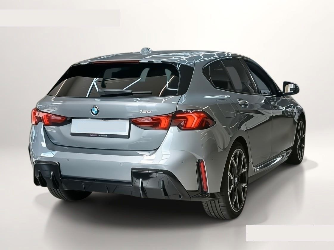 BMW 120 2025 г. Серый, пробег 50900 км