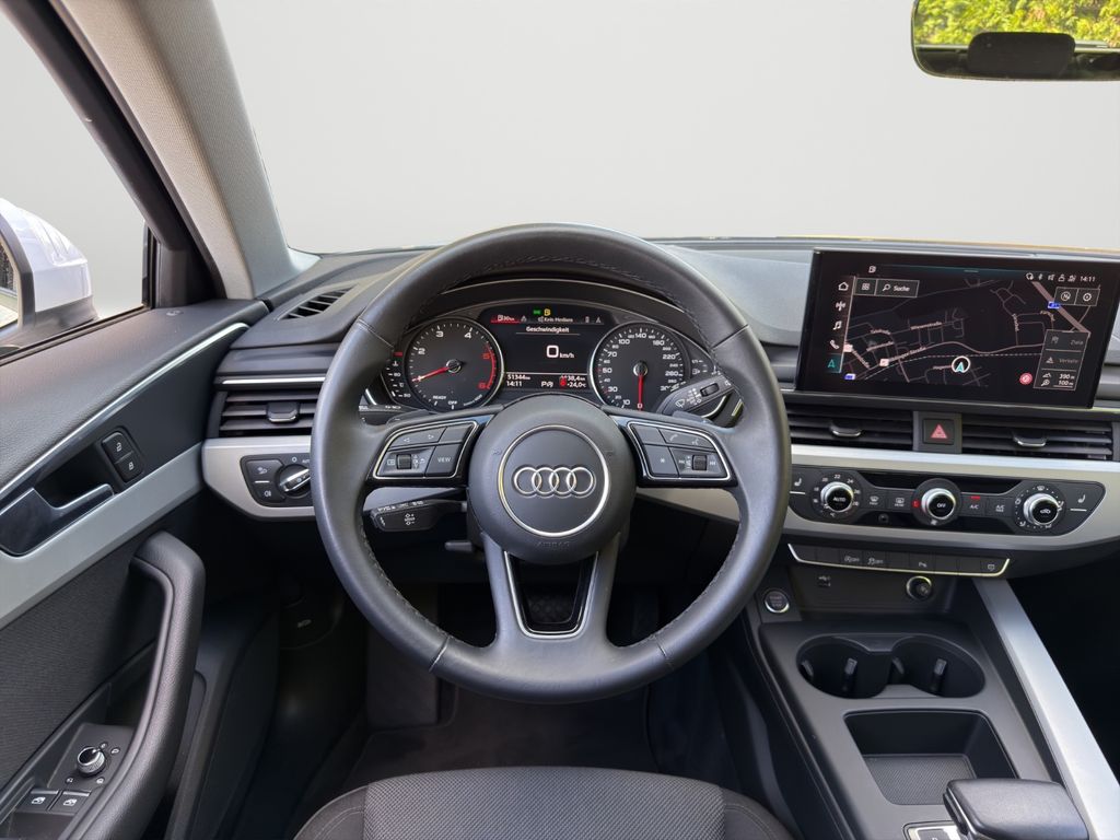 Audi A4 2023 г. Белый, пробег 50000 км