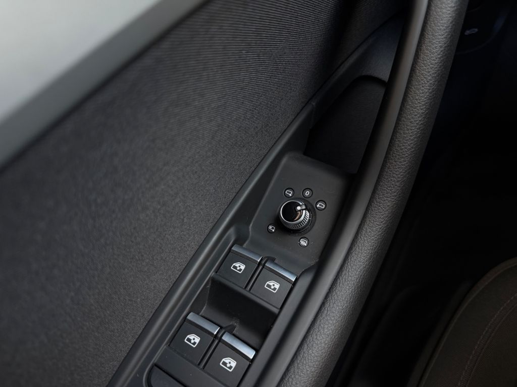 Audi A4 2023 г. Белый, пробег 50000 км