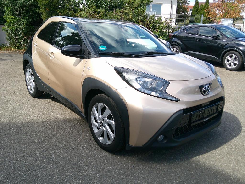 Toyota AYGO (X) 2022 г. Серебристый, пробег 56000 км