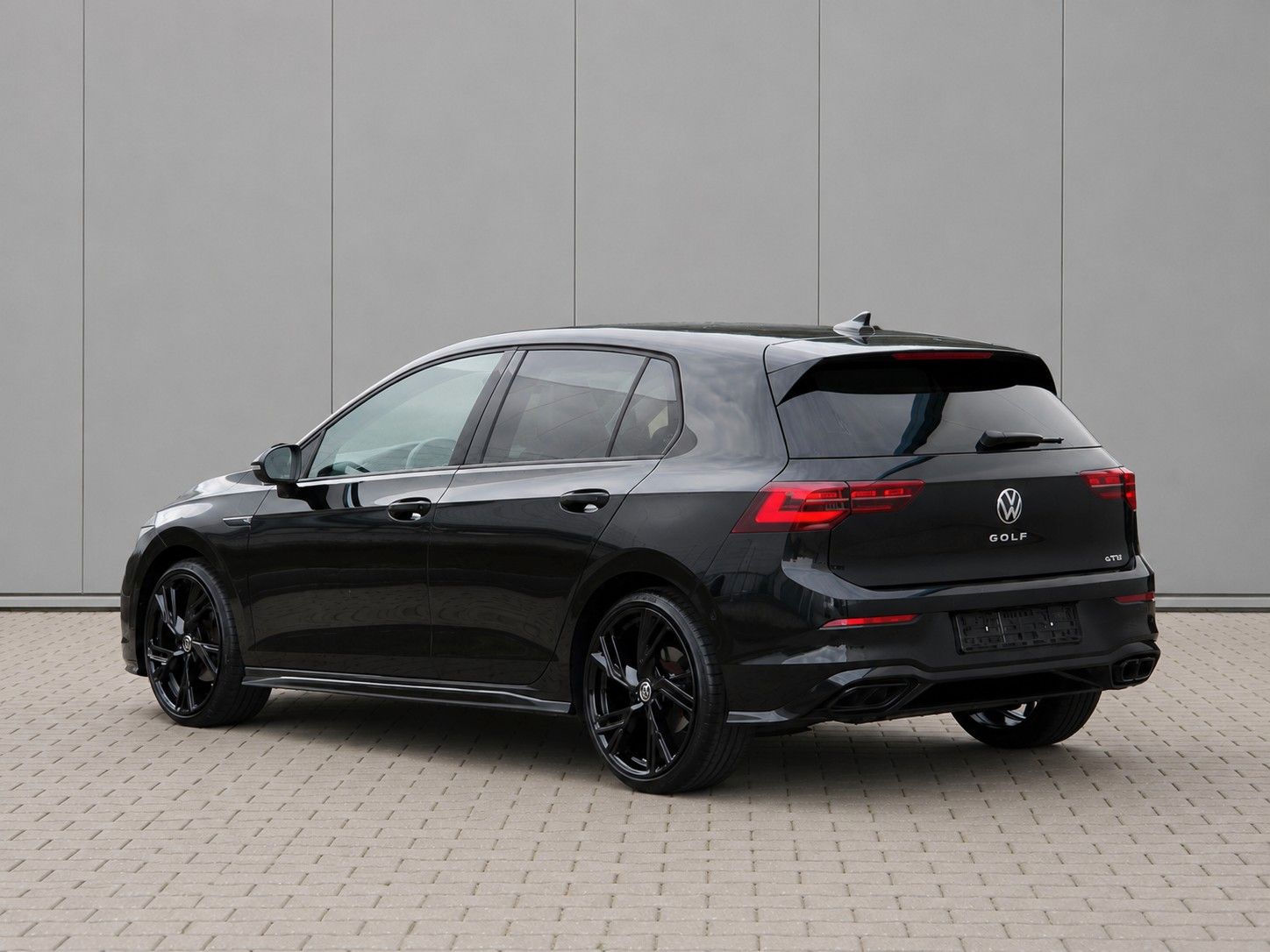 Volkswagen Golf 2024 г. Чёрный, пробег 45600 км