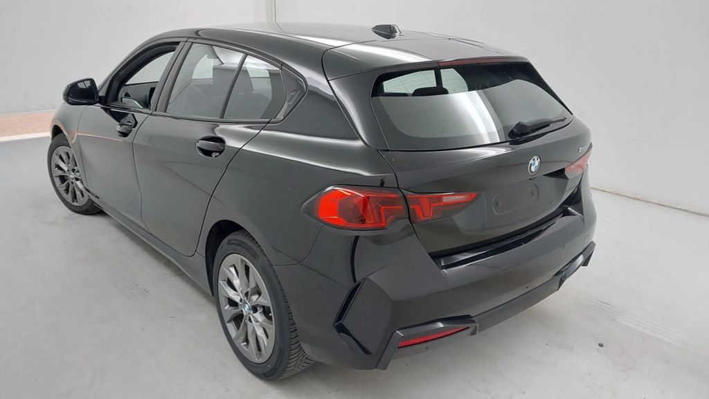 BMW 120 2025 г. Чёрный, пробег 46000 км