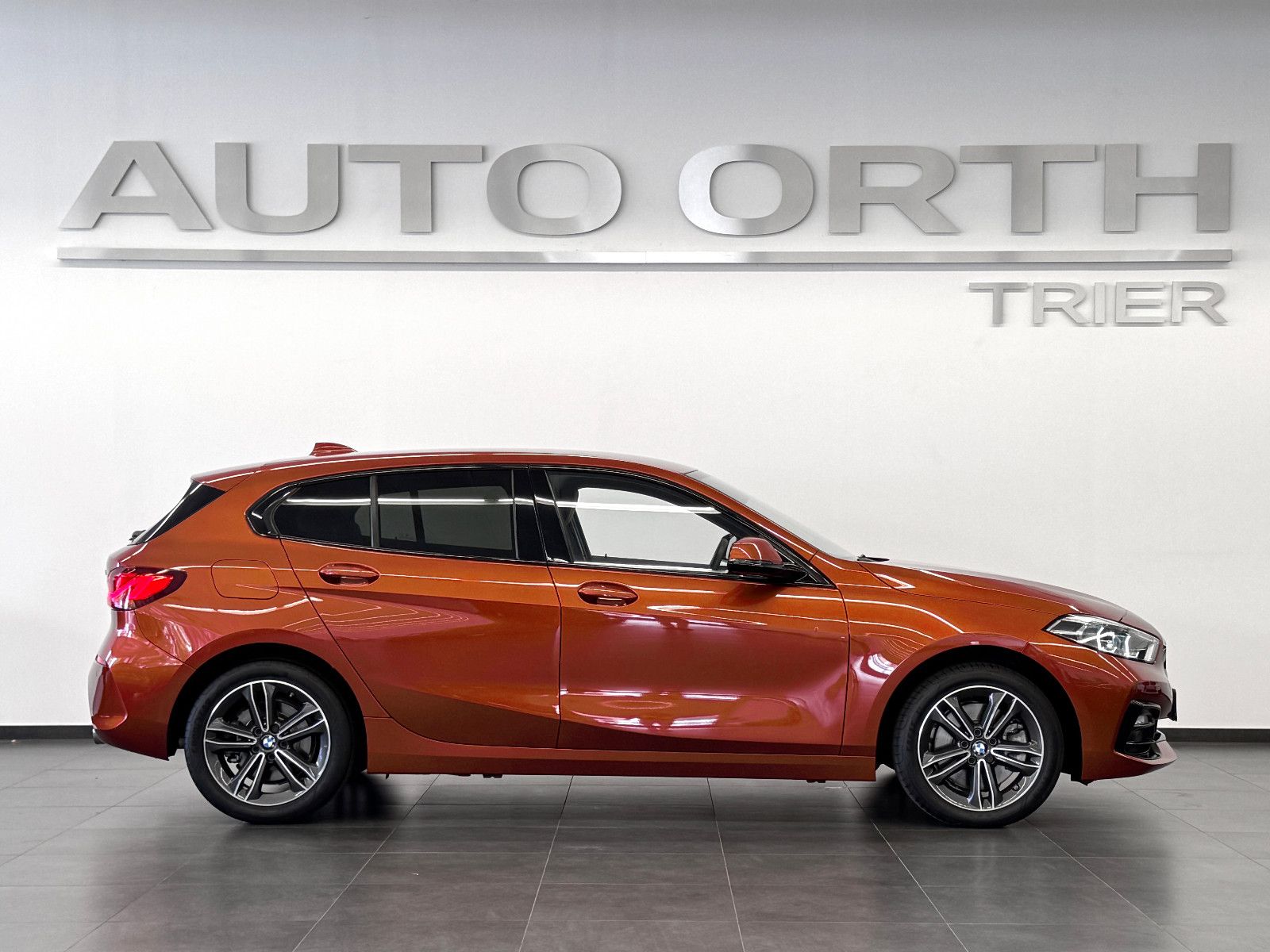 BMW 120 2021 г. Оранжевый, пробег 44300 км