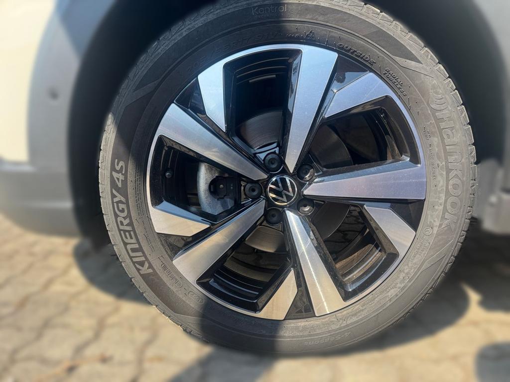 Volkswagen Taigo 2023 г. Серый, пробег 56605 км