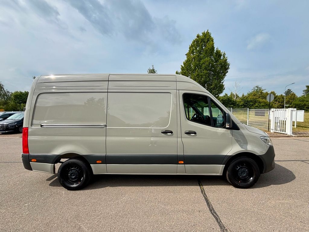 Mercedes-Benz SPRINTER 2025 г. Серый, пробег 28670 км