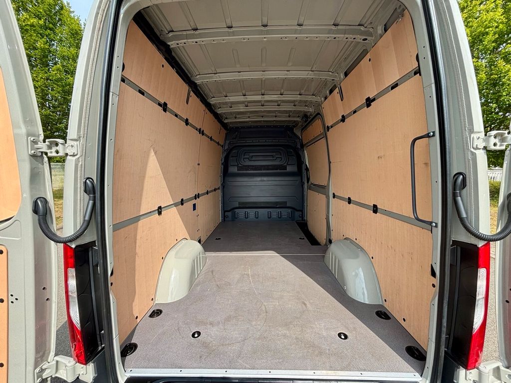 Mercedes-Benz SPRINTER 2025 г. Серый, пробег 28670 км