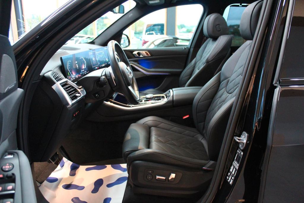 BMW X5 2024 г. Чёрный, пробег 33000 км