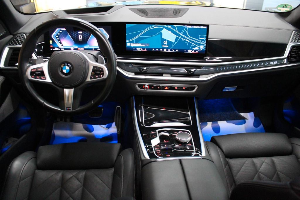 BMW X5 2024 г. Чёрный, пробег 33000 км
