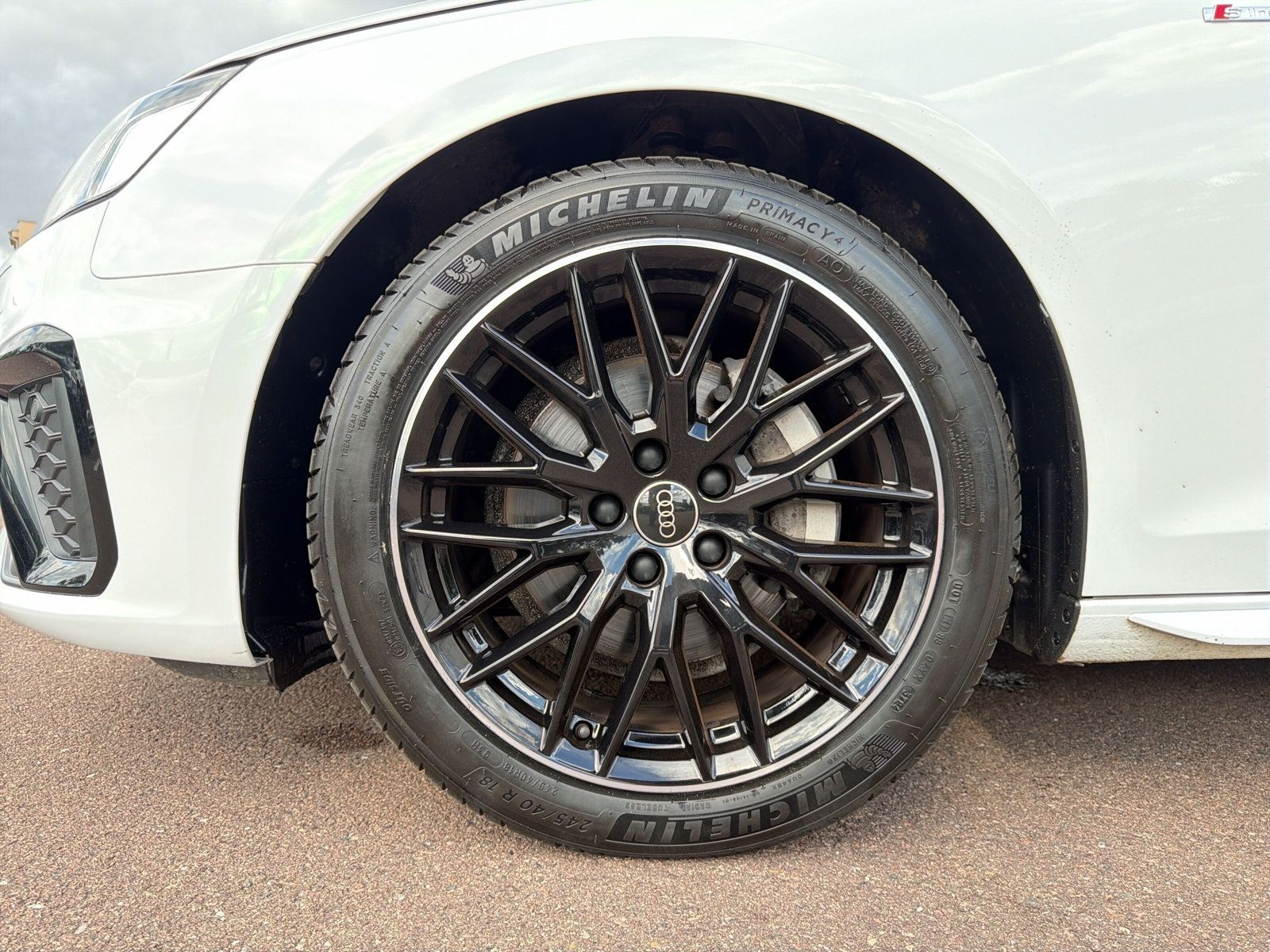 Audi A4 2023 г. Белый, пробег 59326 км
