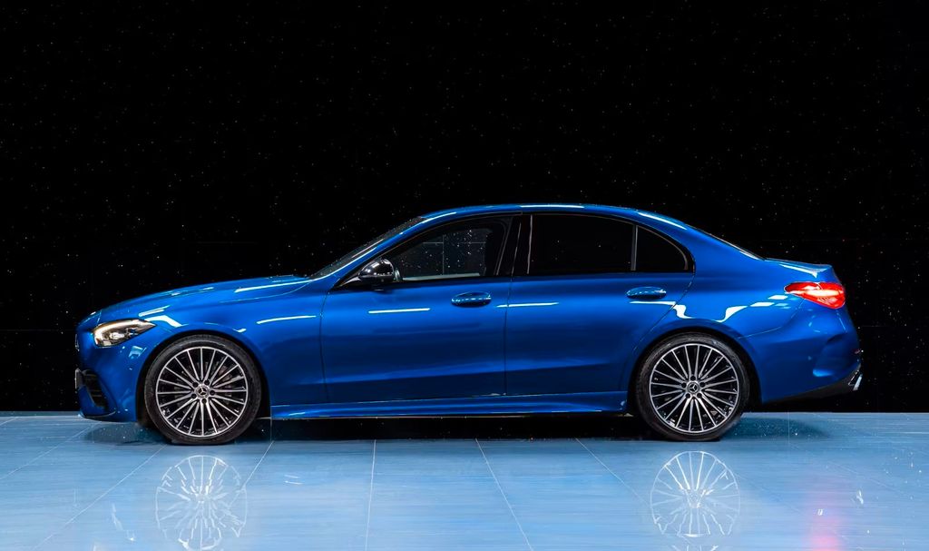 Mercedes-Benz C 200 2022 г. Синий, пробег 52000 км