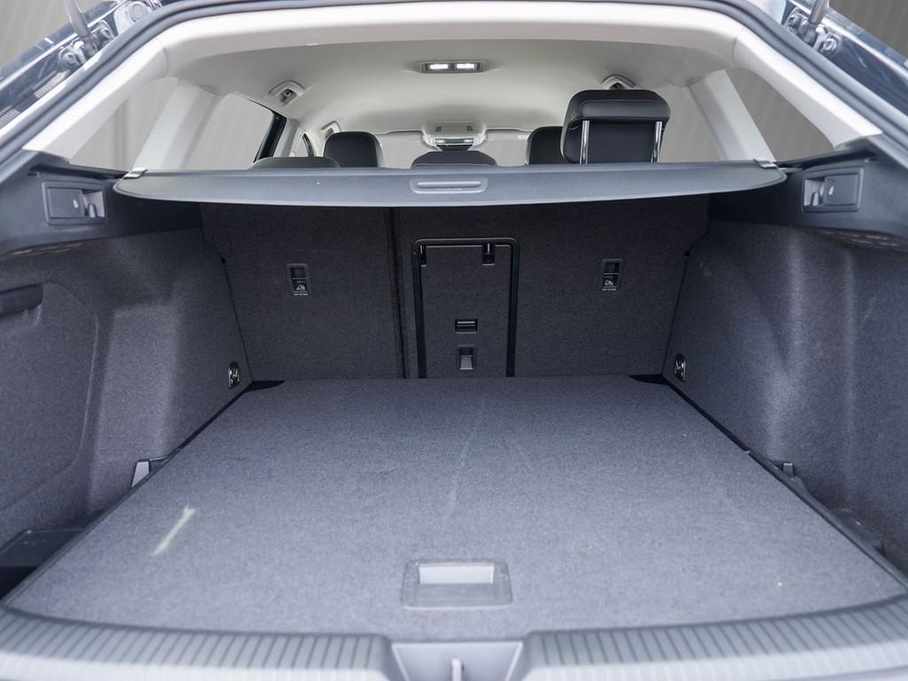 Volkswagen Golf 2025 г. Чёрный, пробег 19249 км