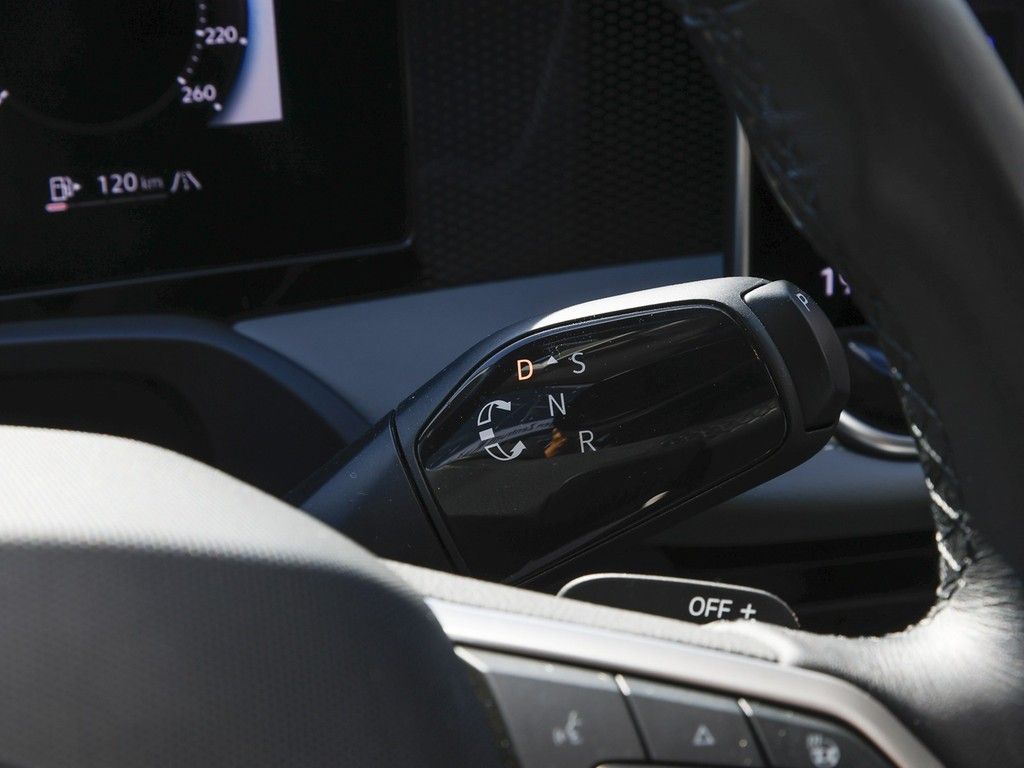 Volkswagen PASSAT VARIANT 2024 г. Белый, пробег 41600 км