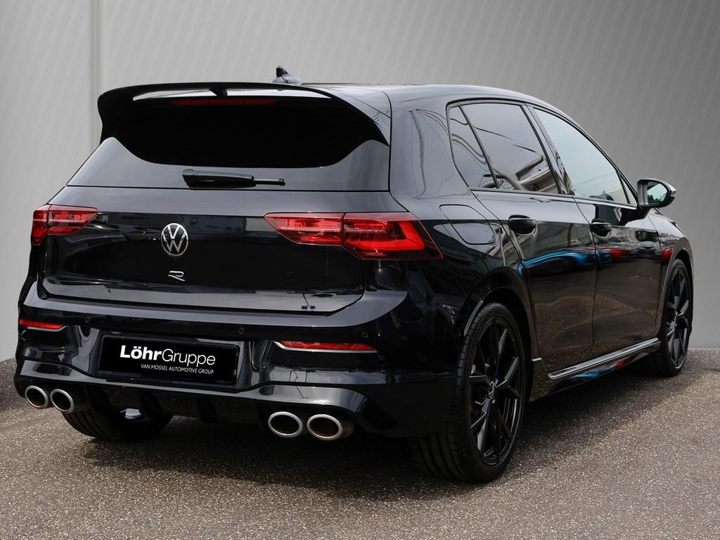 Volkswagen Golf 2023 г. Чёрный, пробег 41163 км