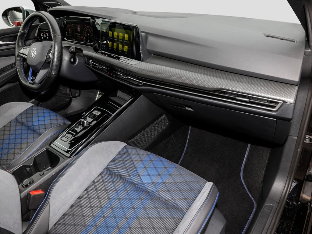 Volkswagen Golf 2023 г. Чёрный, пробег 41163 км
