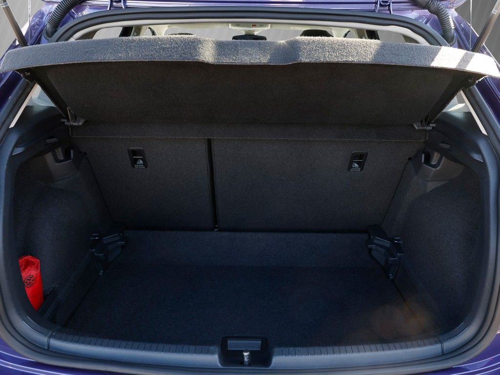 Volkswagen Polo 2022 г. Фиолетовый, пробег 41239 км