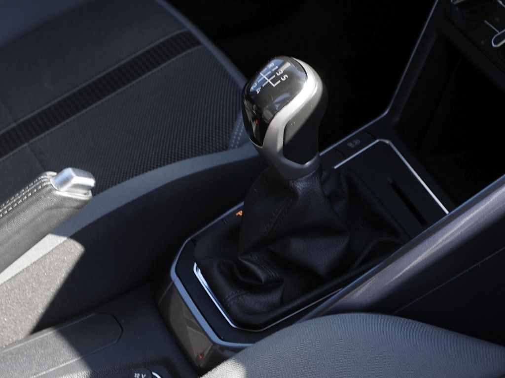 Volkswagen Polo 2022 г. Фиолетовый, пробег 41239 км