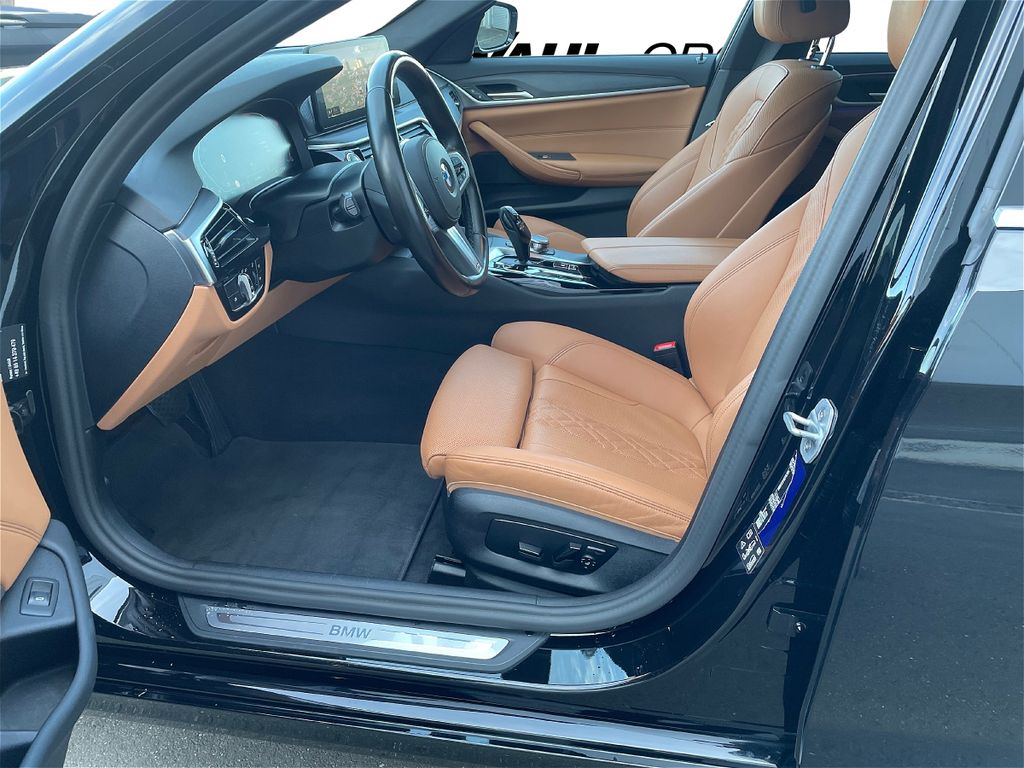 BMW 530 2023 г. Чёрный, пробег 36872 км