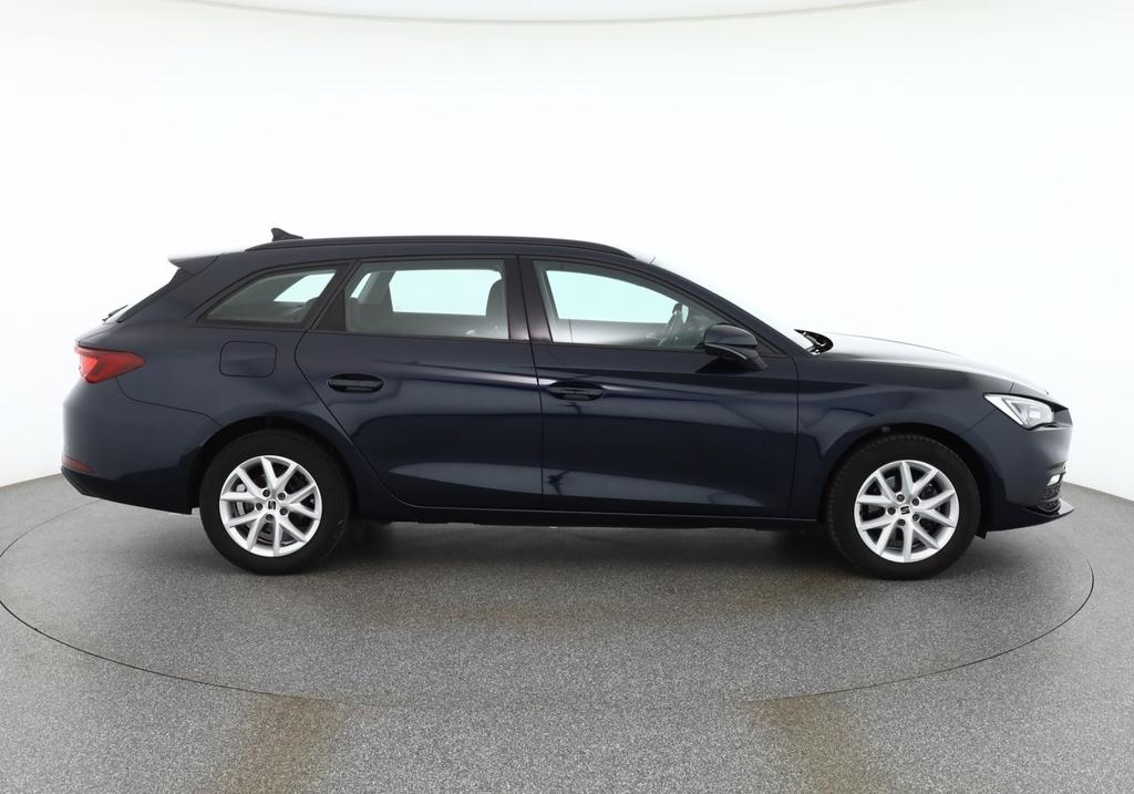 SEAT Leon 2022 г. Синий, пробег 39859 км