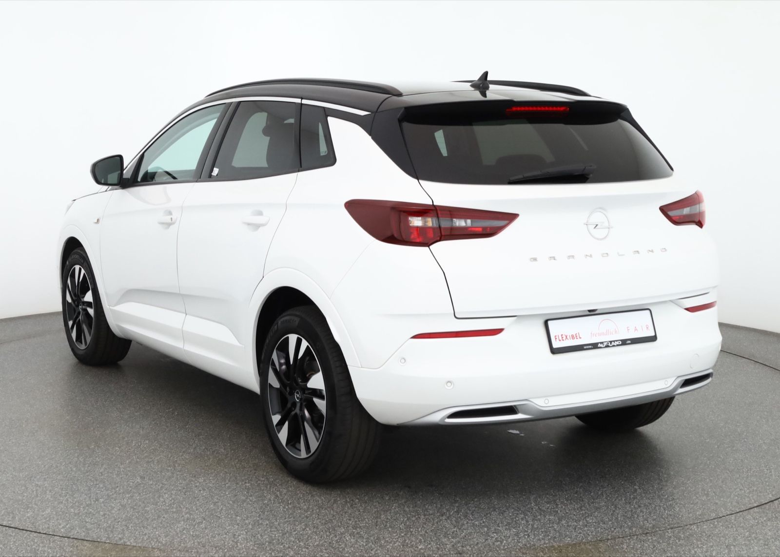 Opel GRANDLAND (X) 2023 г. Белый, пробег 42971 км