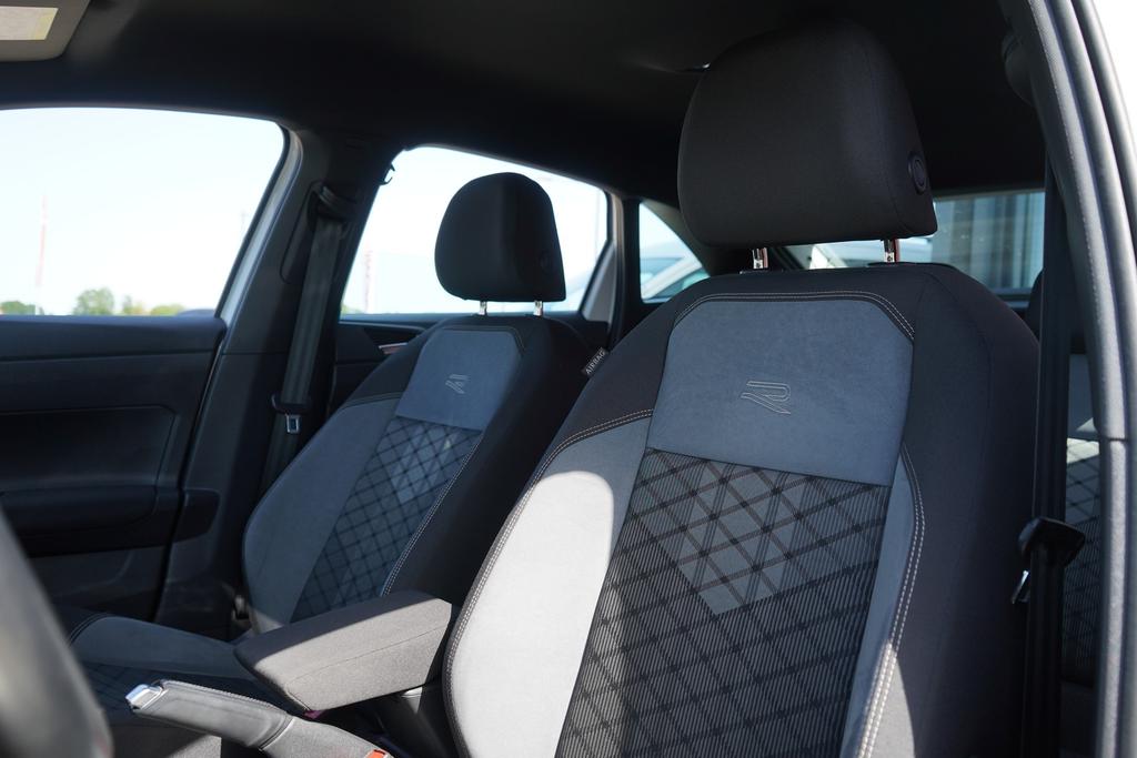 Volkswagen Taigo 2024 г. Серый, пробег 38605 км