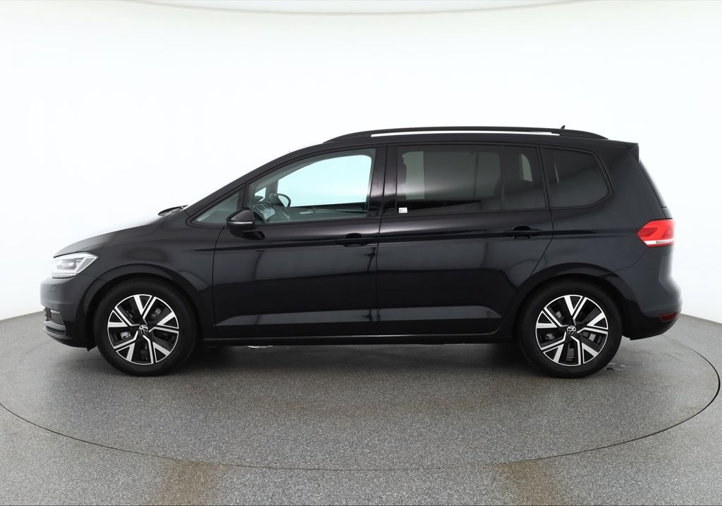 Volkswagen Touran 2024 г. Чёрный, пробег 44544 км