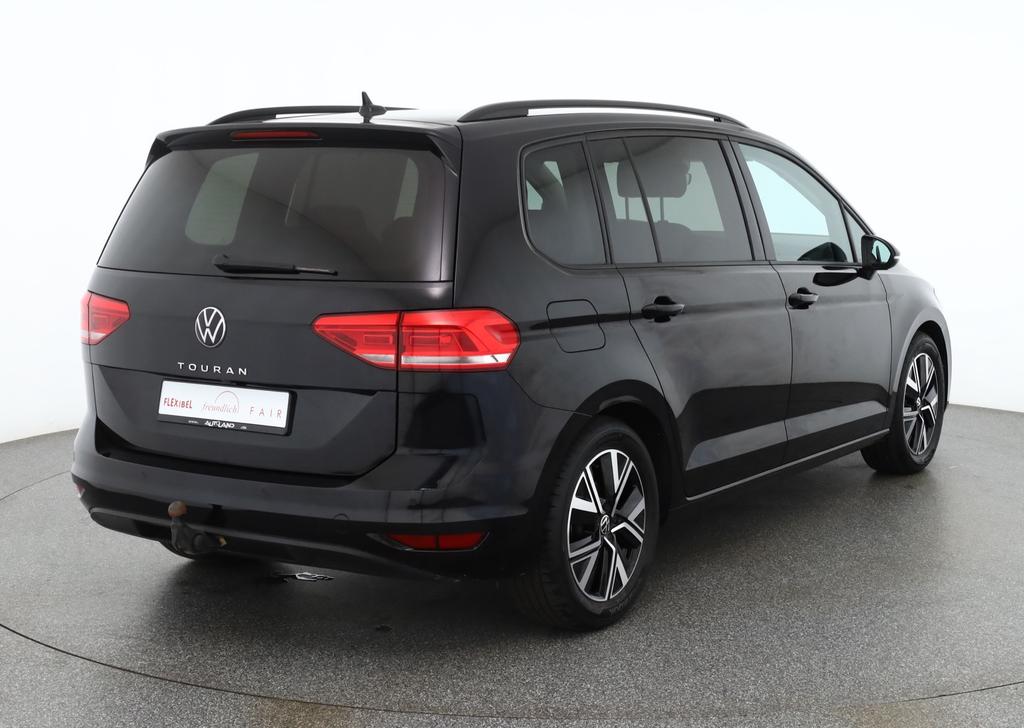 Volkswagen Touran 2024 г. Чёрный, пробег 44544 км