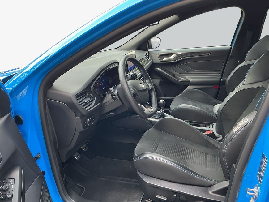 Ford Focus 2022 г. Синий, пробег 53781 км