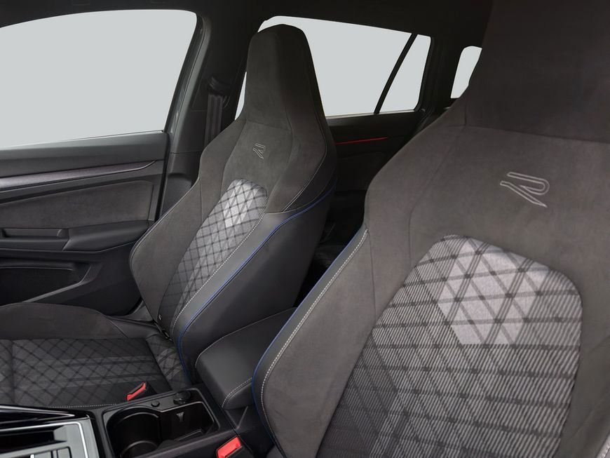 Volkswagen Golf 2025 г. Серый, пробег 41799 км