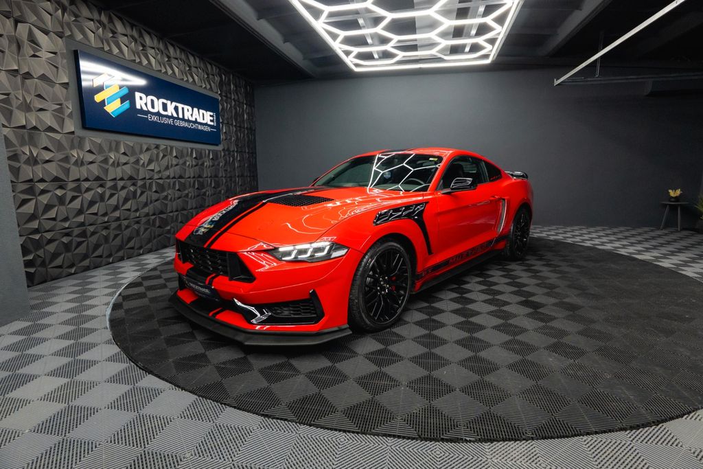 Ford Mustang 2023 г. Красный, пробег 59965 км