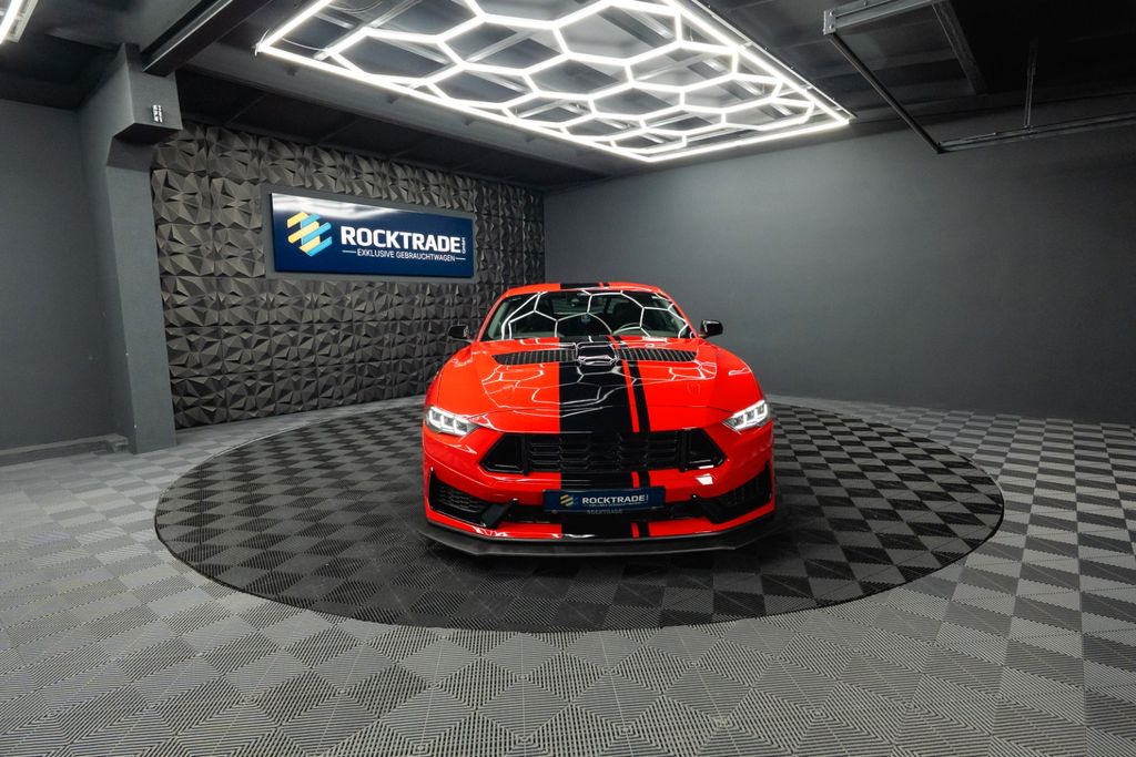 Ford Mustang 2023 г. Красный, пробег 59965 км