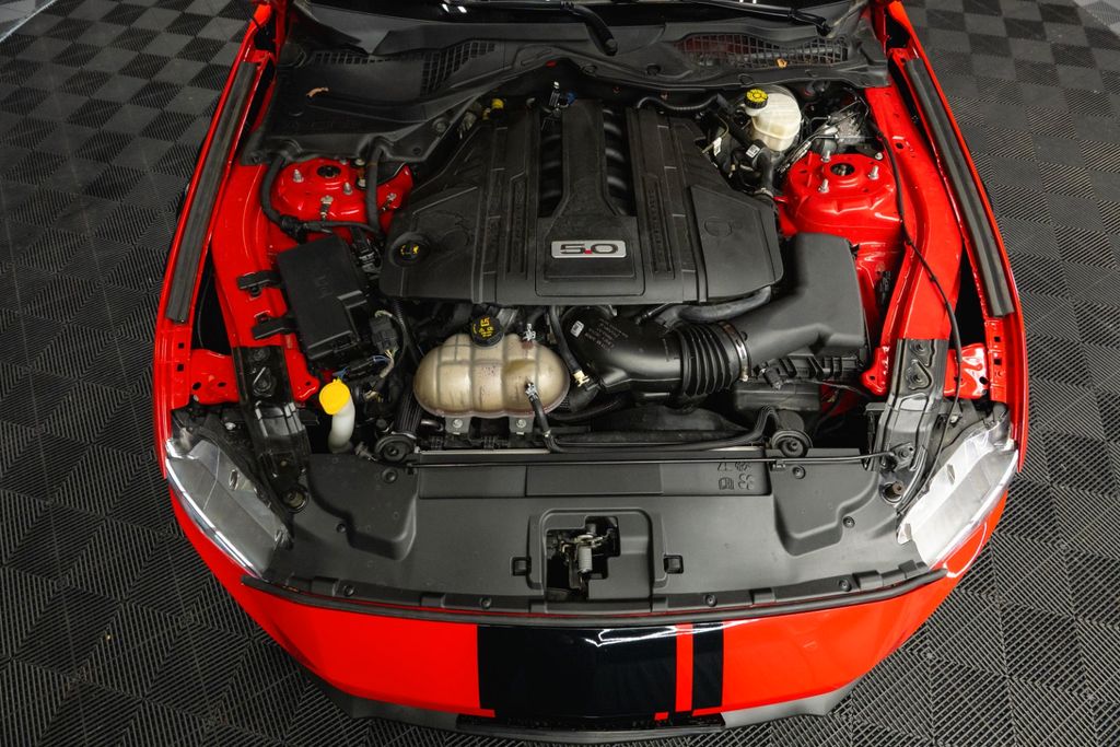 Ford Mustang 2023 г. Красный, пробег 59965 км