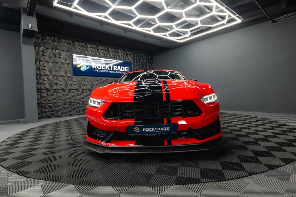 Ford Mustang 2023 г. Красный, пробег 59965 км