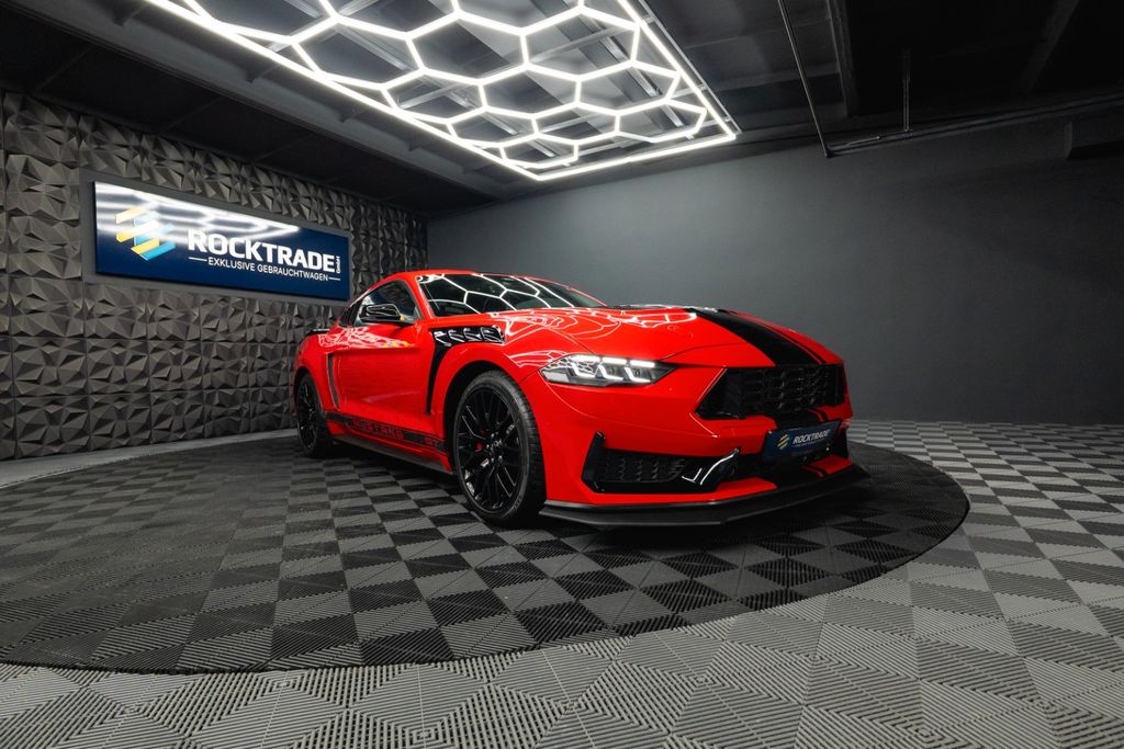 Ford Mustang 2023 г. Красный, пробег 59965 км