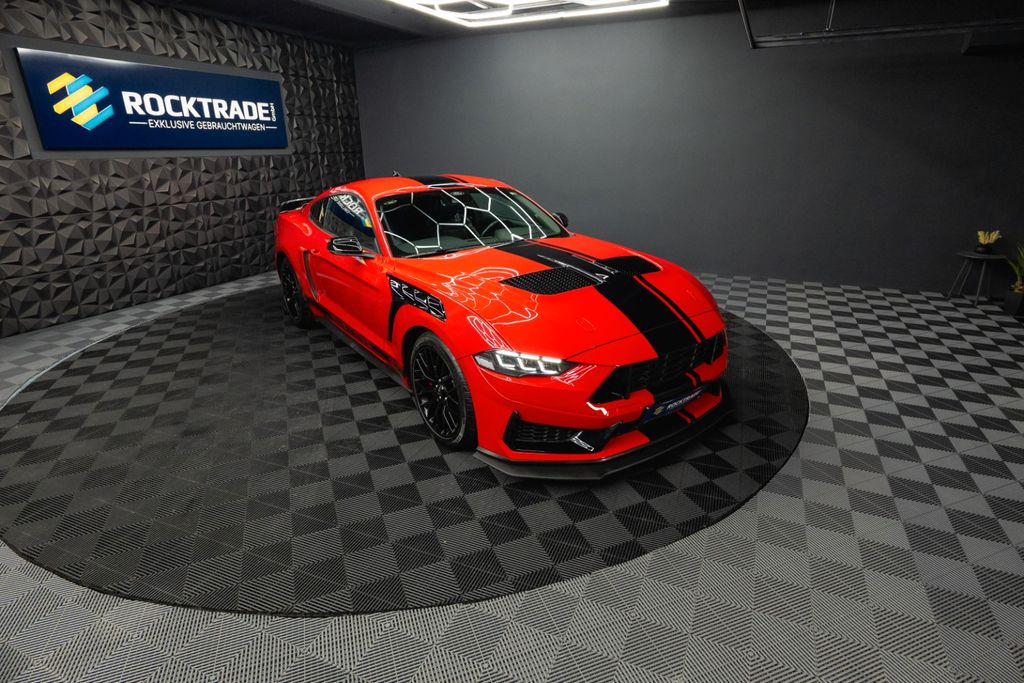 Ford Mustang 2023 г. Красный, пробег 59965 км