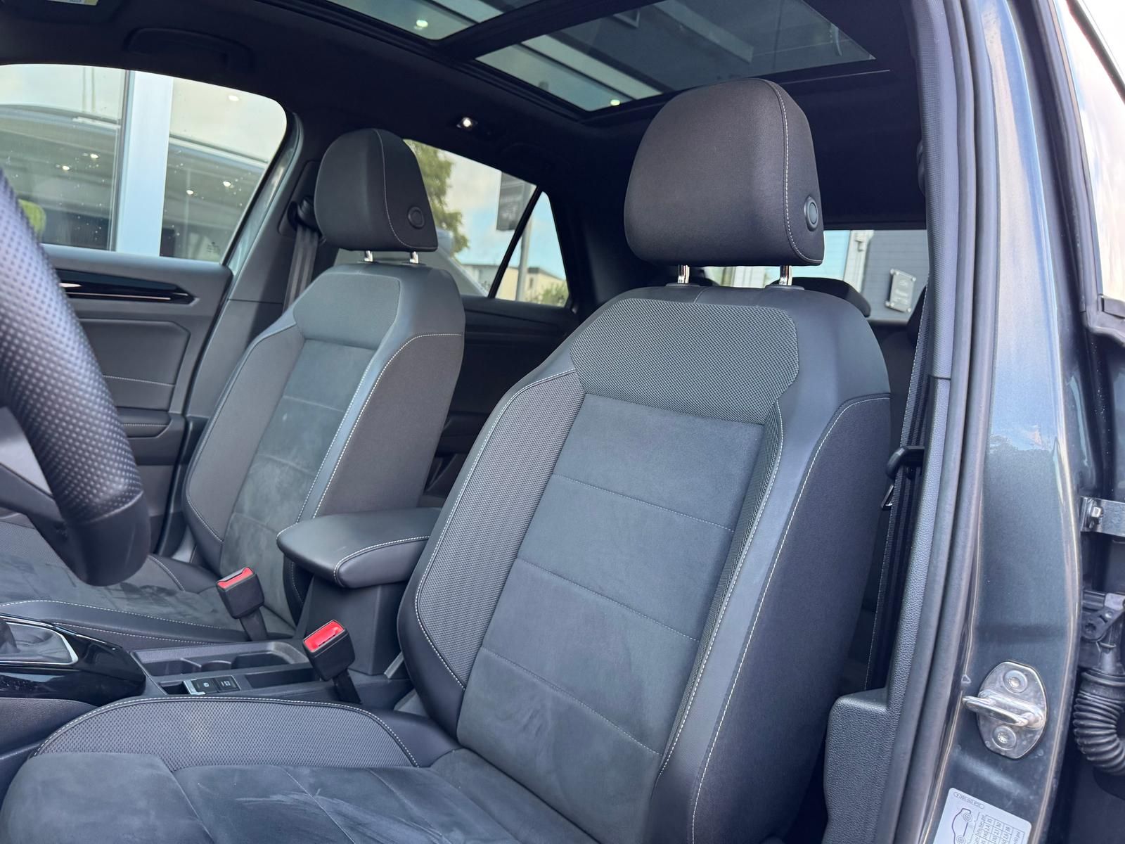 Volkswagen T-Roc 2025 г. Серый, пробег 32029 км