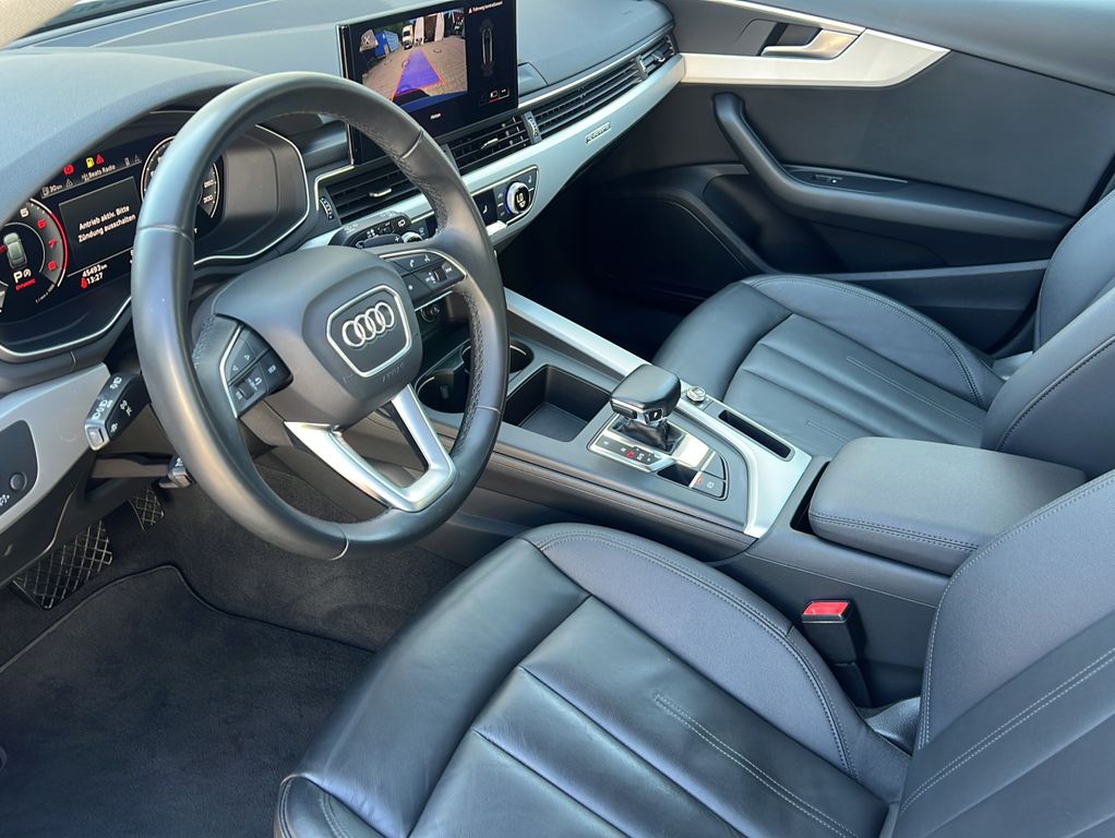 Audi A4 2023 г. Серебристый, пробег 45410 км