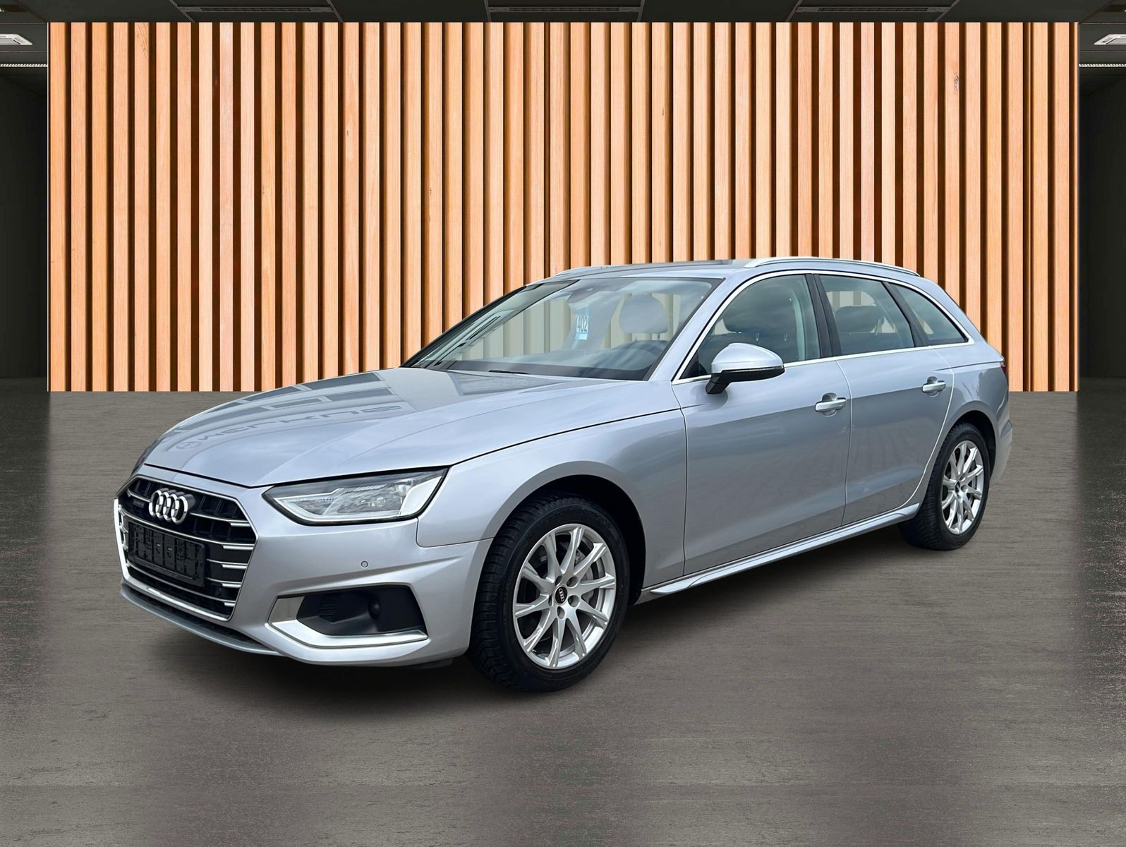 Audi A4 2023 г. Серебристый, пробег 52185 км