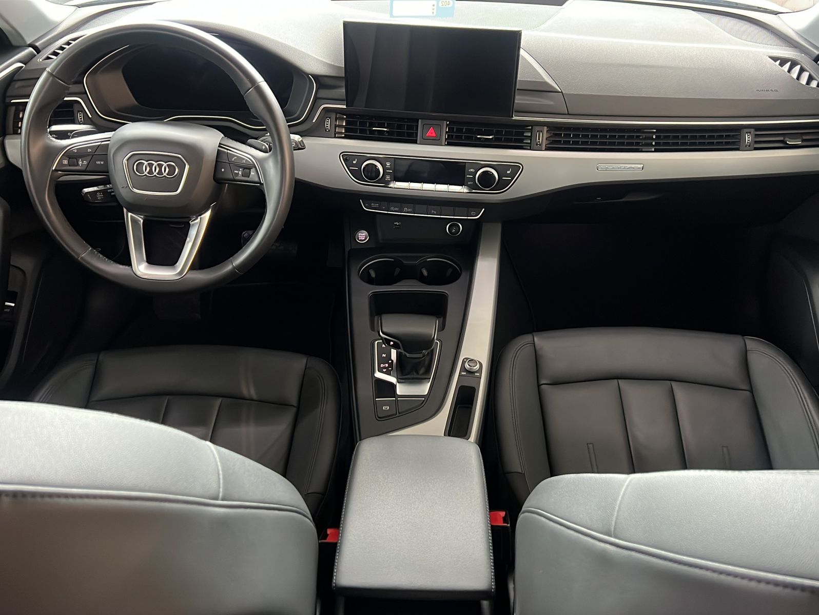 Audi A4 2023 г. Серебристый, пробег 52185 км