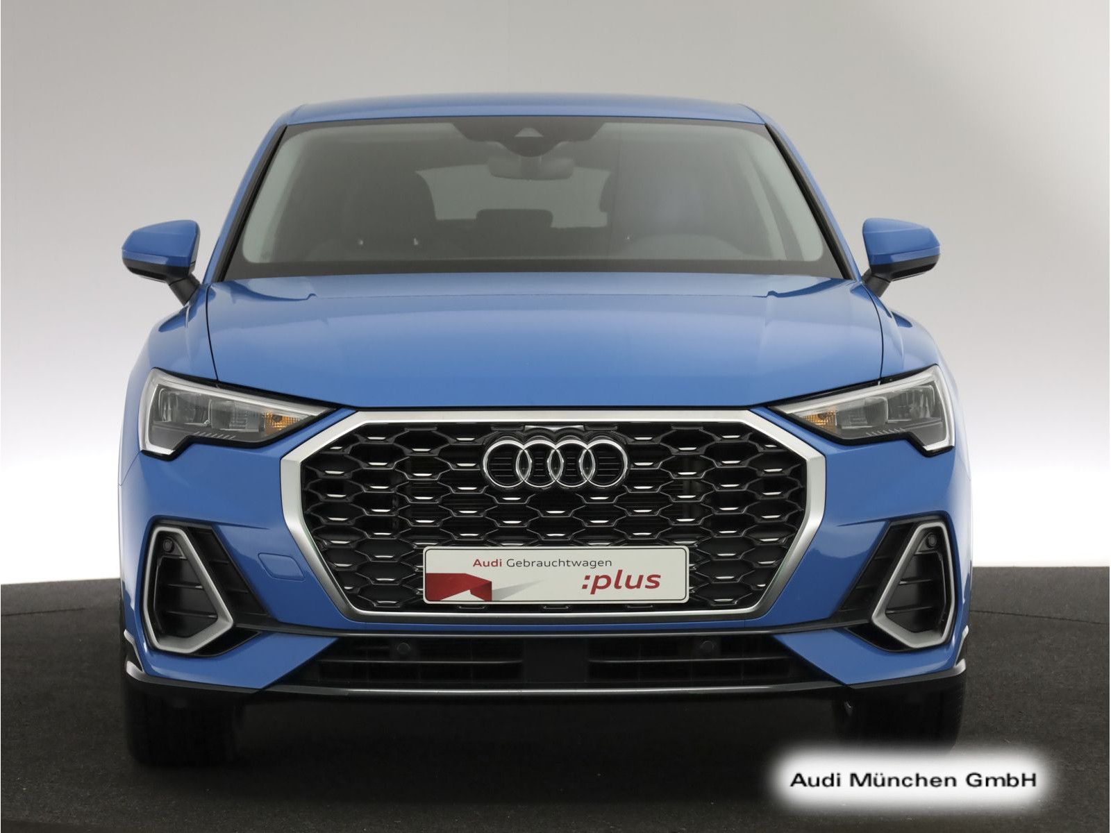 Audi Q3 2022 г. Синий, пробег 59139 км