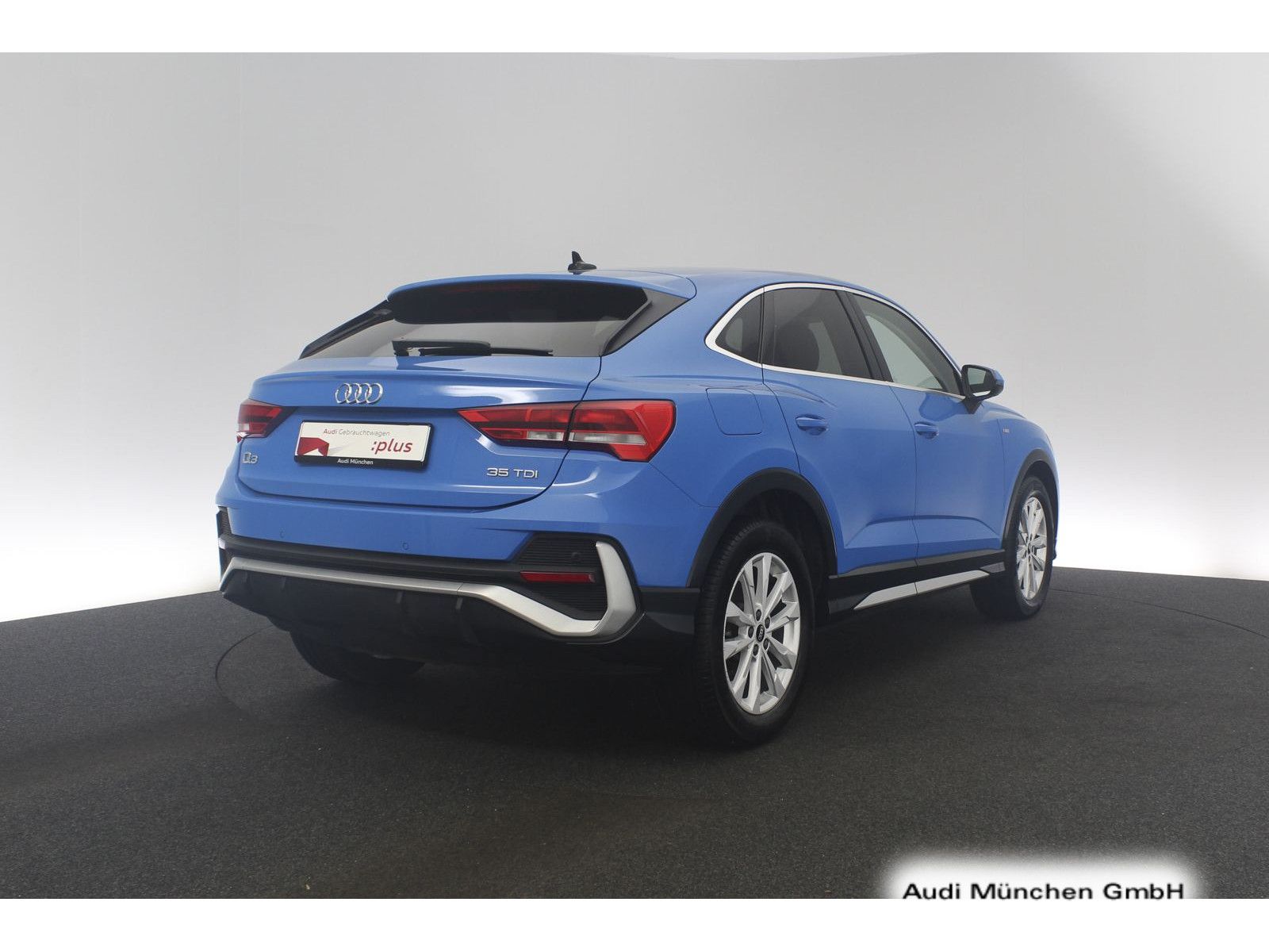 Audi Q3 2022 г. Синий, пробег 59139 км