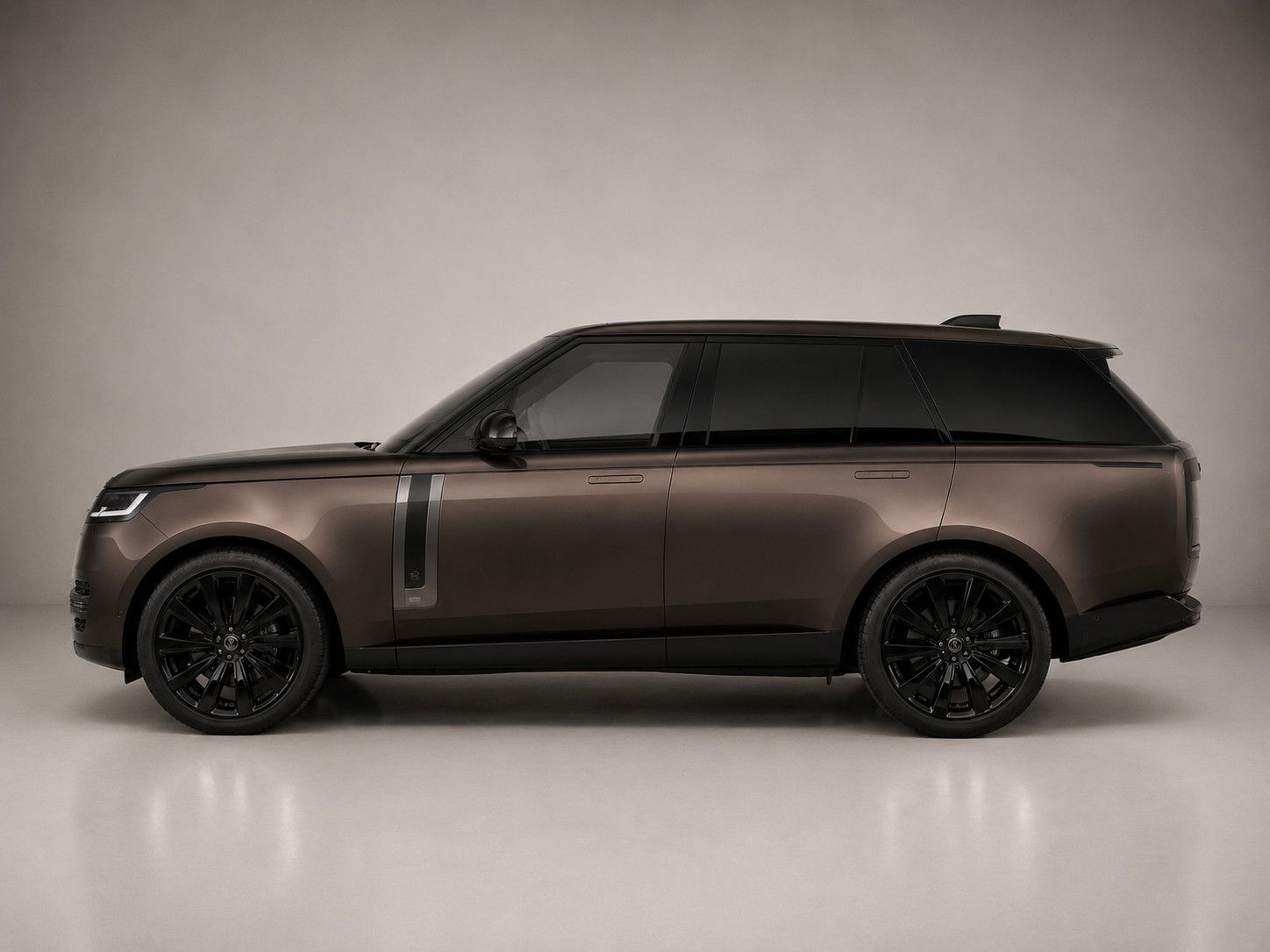 Land Rover Range Rover 2023 г. Коричневый, пробег 54000 км