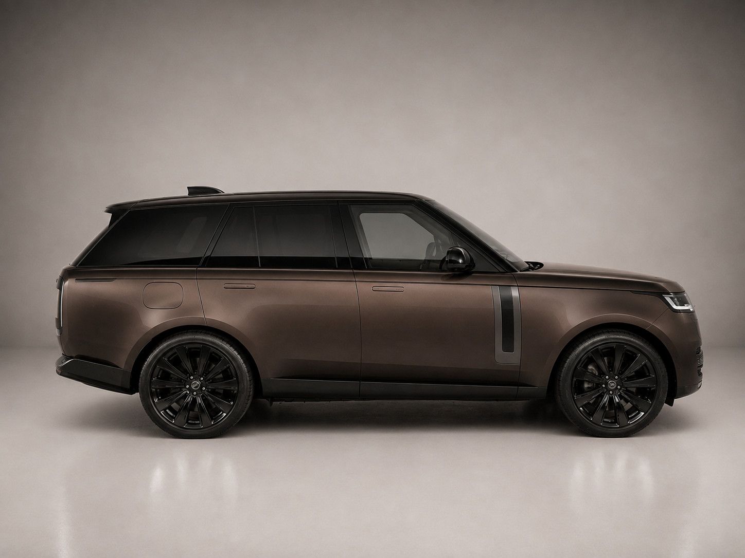 Land Rover Range Rover 2023 г. Коричневый, пробег 54000 км