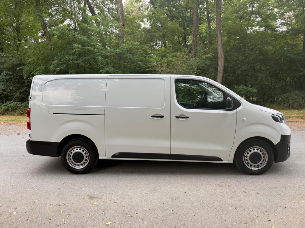 Toyota PROACE (VERSO) 2023 г. Белый, пробег 56000 км